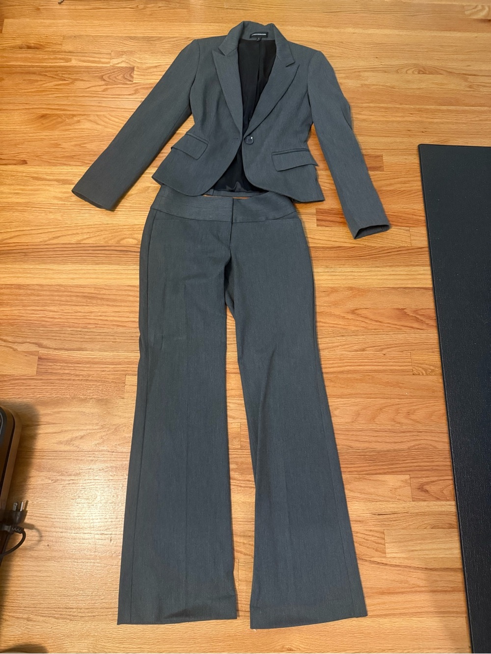Women’s Charcoal Gray Express Editor Tailored Pantsuit - Two-Piece Set size 0R